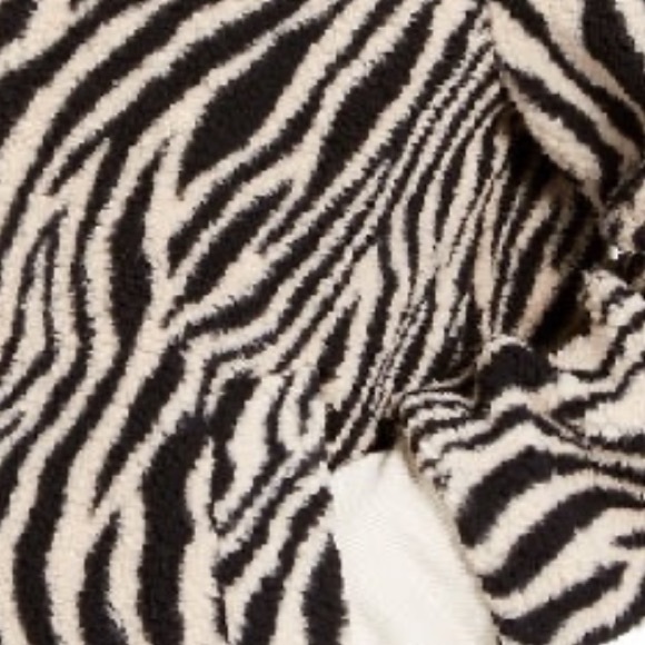 *BLACK* NWT, HIPPIE ROSE, JUNIORS, SHERPA JACKET - Picture 4 of 11